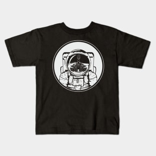 The astronaut met the tank Kids T-Shirt